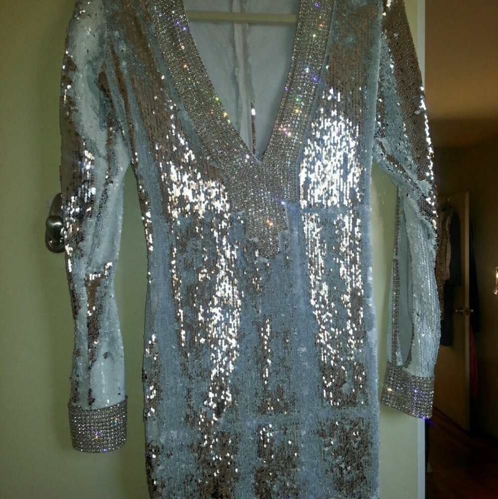 Dress - Picture 2 of 6