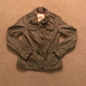 Hollister Women’s Army Green Jacket!
