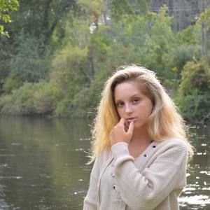 Meet your Posher, Paris