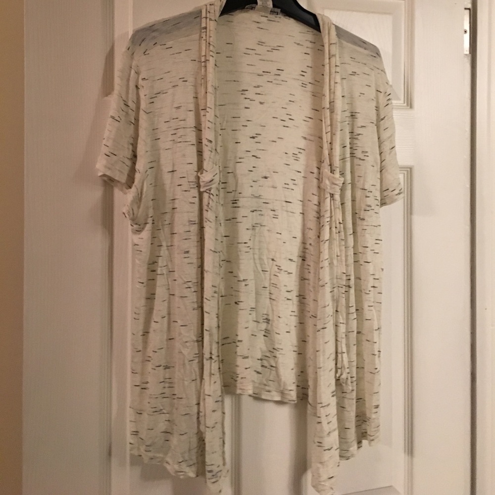 Black/cream open shirt