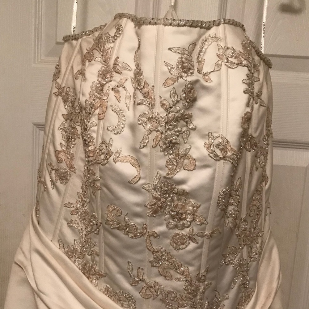 Plus size wedding dress