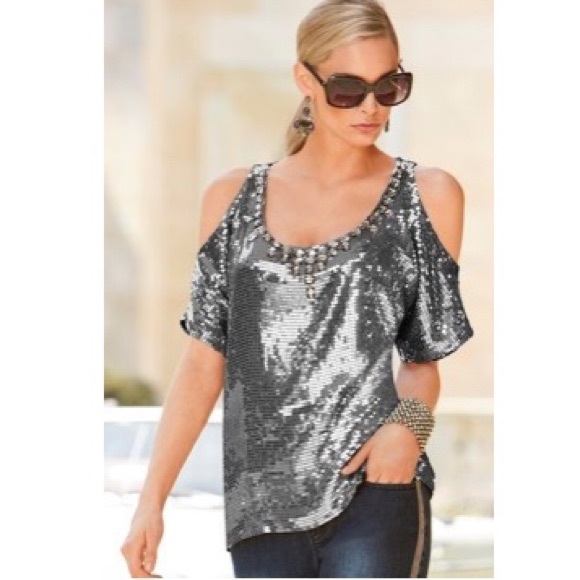 ✨HP✨Boston Proper Embellished Sequin Tee - Picture 1 of 4