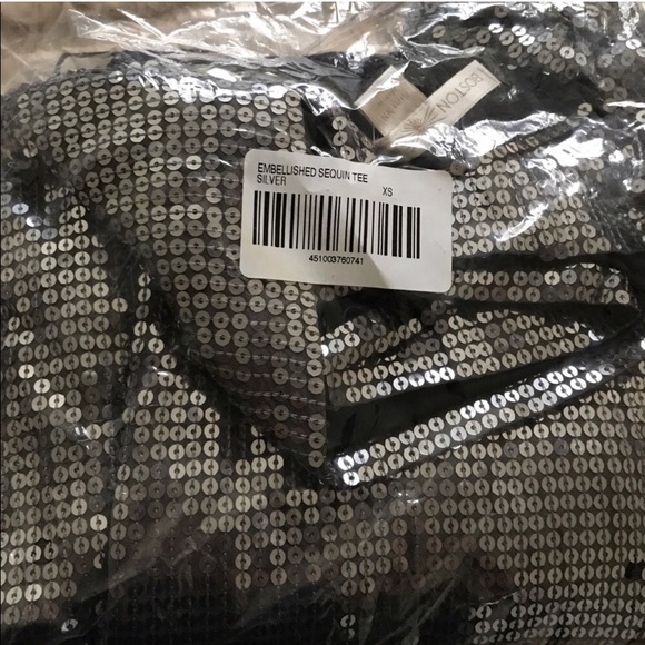 ✨HP✨Boston Proper Embellished Sequin Tee - Picture 4 of 4