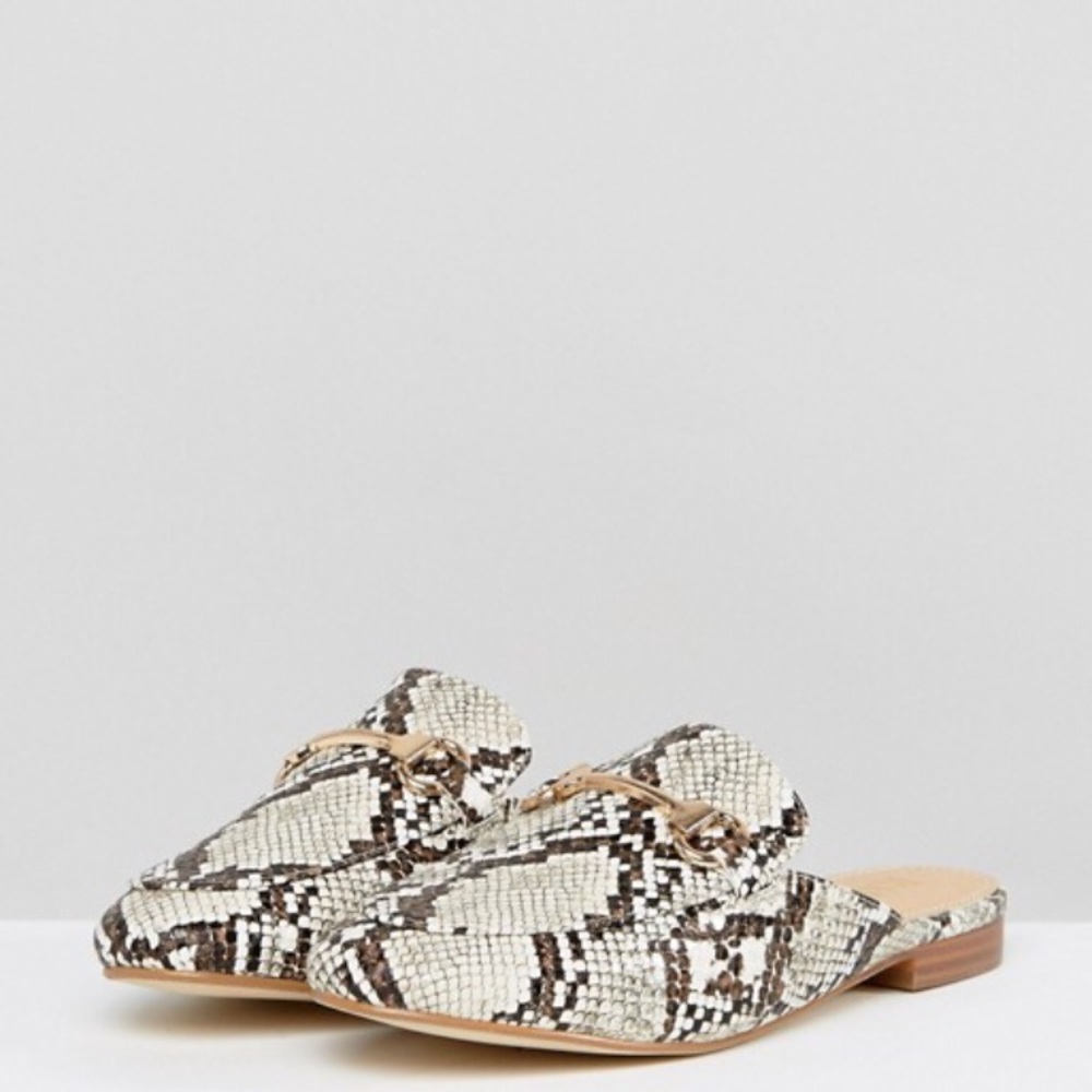 ❌SOLD in Bundle❌ Vegan Snake Print Mules