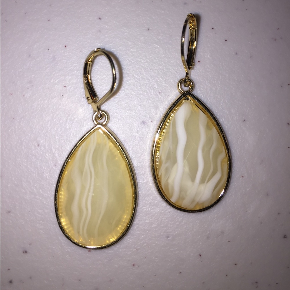 Cream Teardrop Earrings - Picture 2 of 4