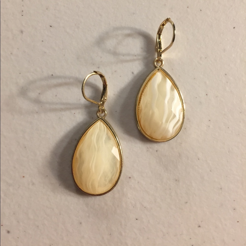 Cream Teardrop Earrings - Picture 4 of 4