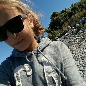 Meet your Posher, Kaya