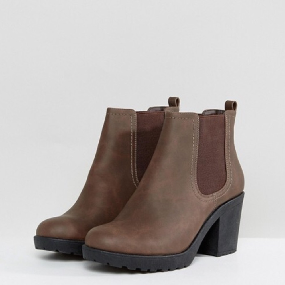 Chealsea Boot (Chunky Heel)