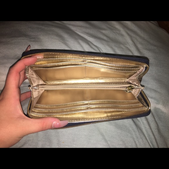 Michael Kors Wallet - Picture 2 of 2