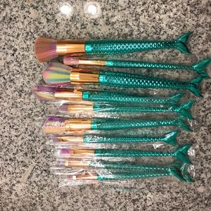 Mermaid Tail Makeup Brushes Mermaid Tail Makeup Brushes
