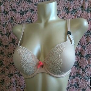 🆕 with tags! Victoria's secret push up