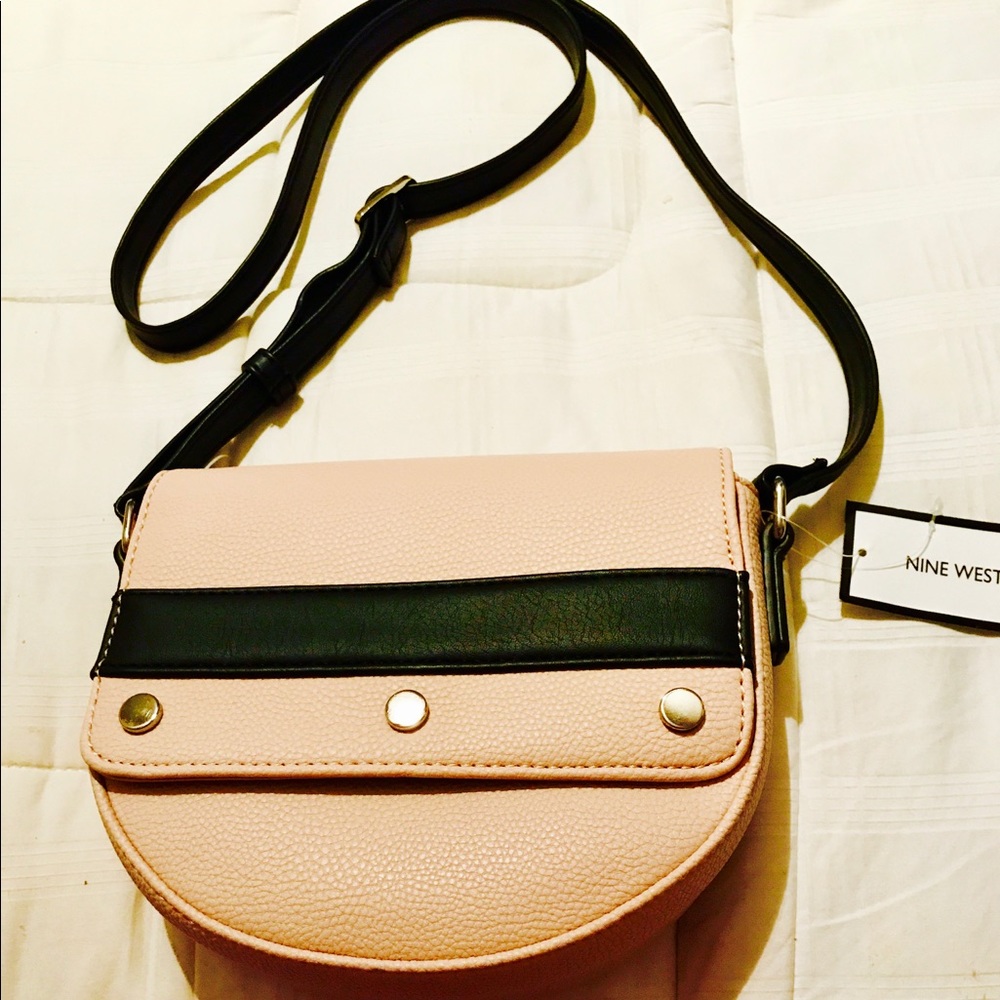 NWT NINE WEST CROSS BODY BAG. TAN AND BLACK.