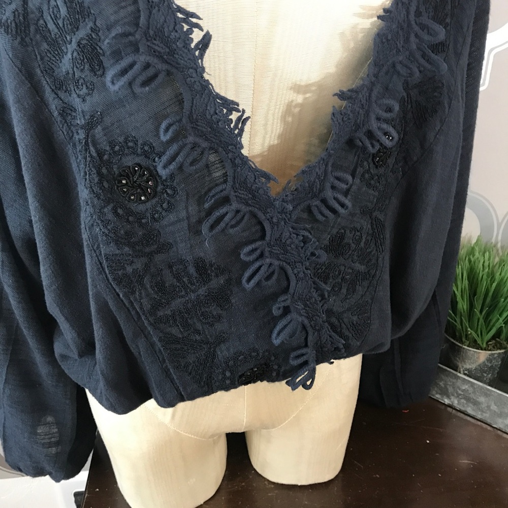 ~Free People~ Embroidered plunge top - Picture 3 of 8