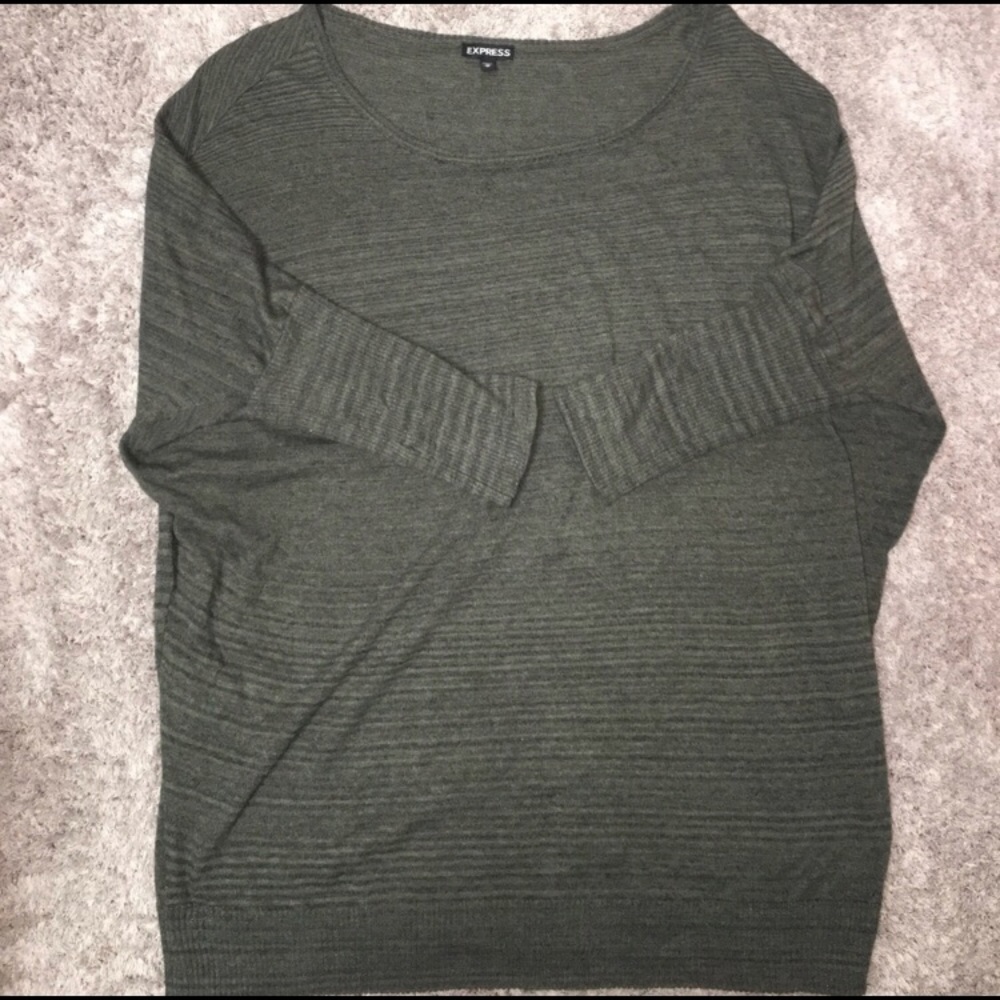 Express 3/4 sleeve top