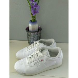 Classic Reebok shoes Classic Reebok shoes
