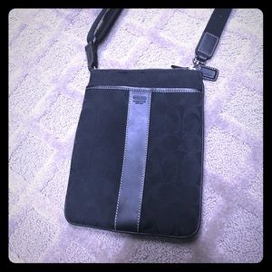 Authentic Coach insignia Swingpack with dustbag