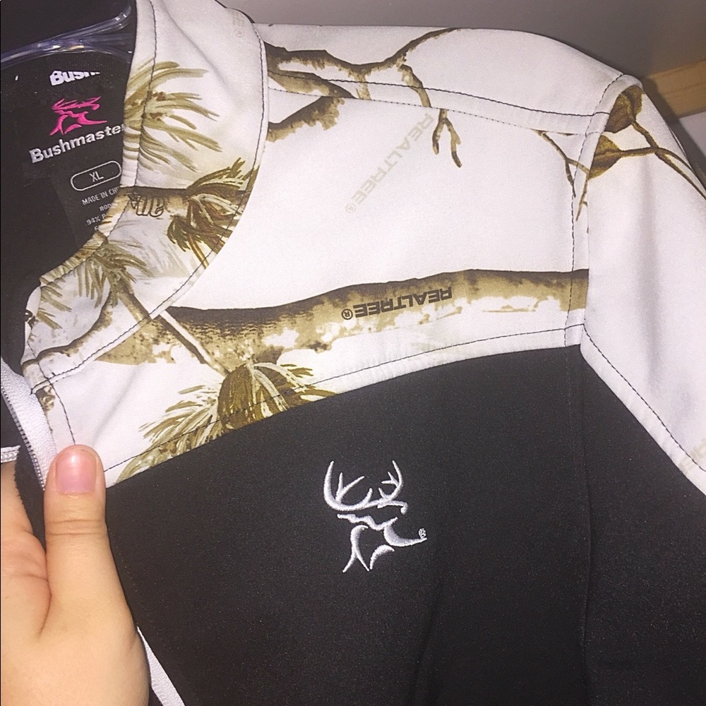 Realtree jacket!! - Picture 2 of 2