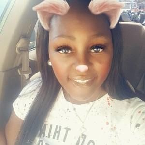 Meet your Posher, Zoe