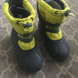 Sorel snow boots us 12, guc