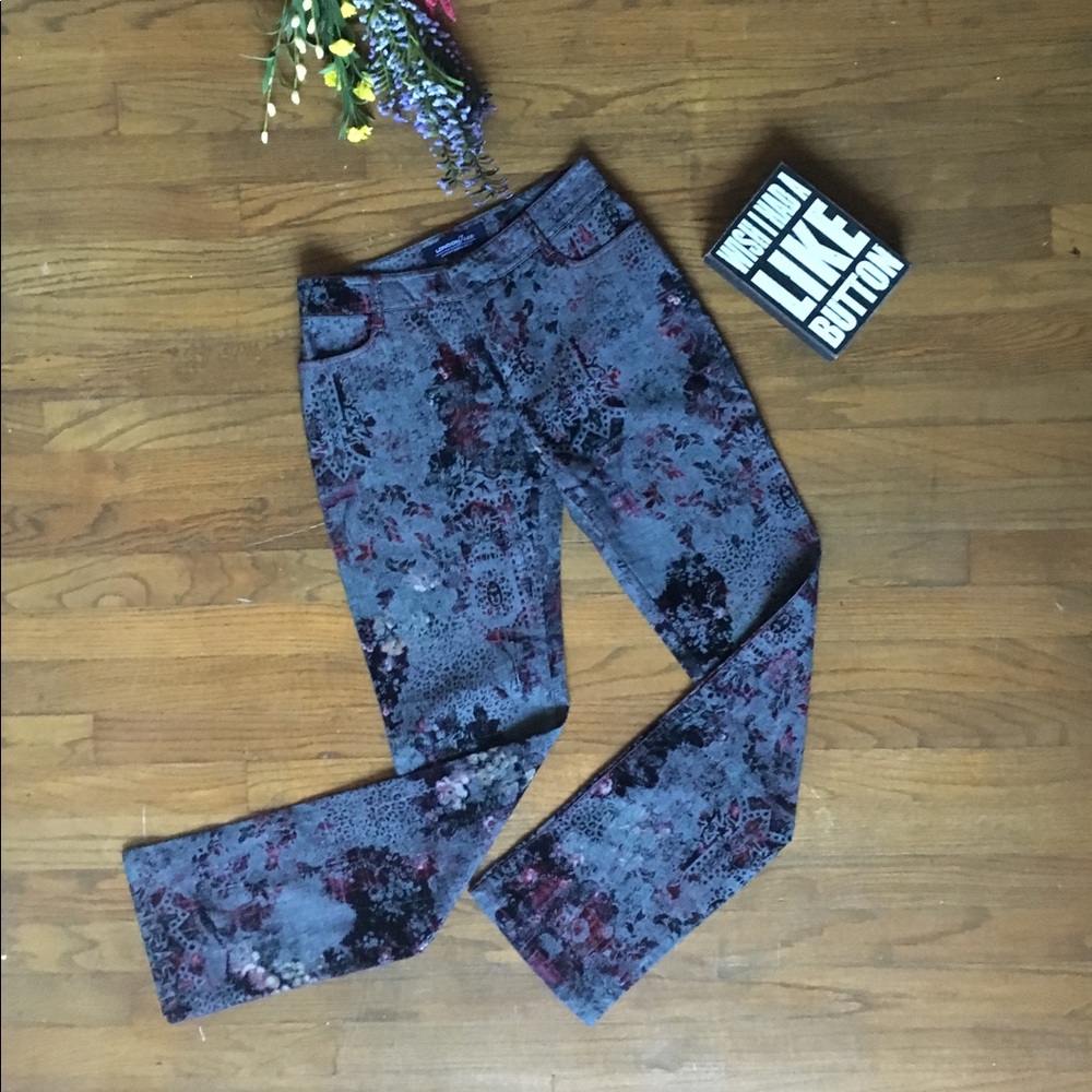 🆕 Dark Grey Denim Burgundy Velvet Print Jean NWOT