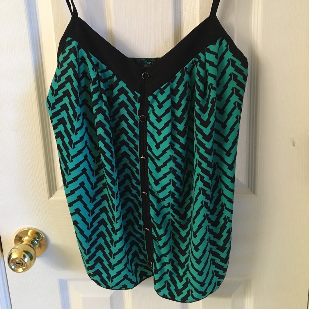 Cute zigzag top!