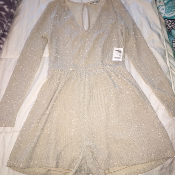 Charlotte Russe Other - Long sleeve sparkle romper !