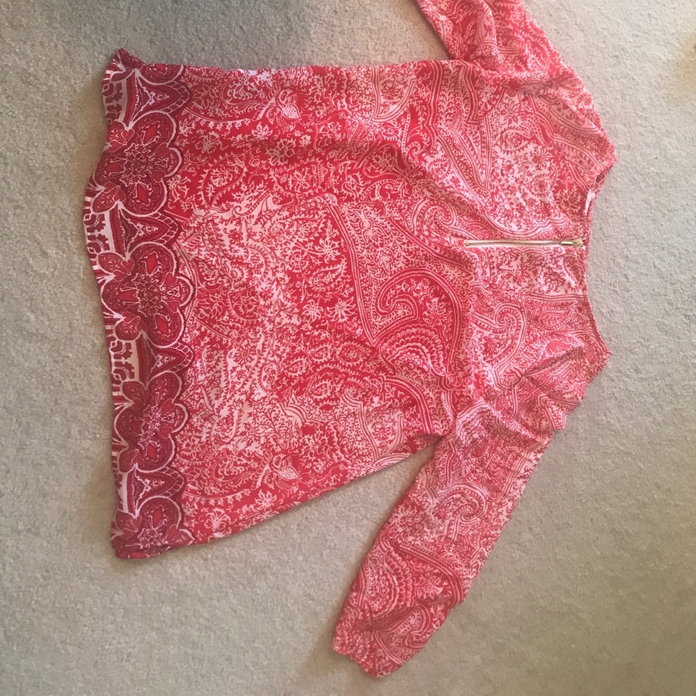 Red blouse - Picture 2 of 4