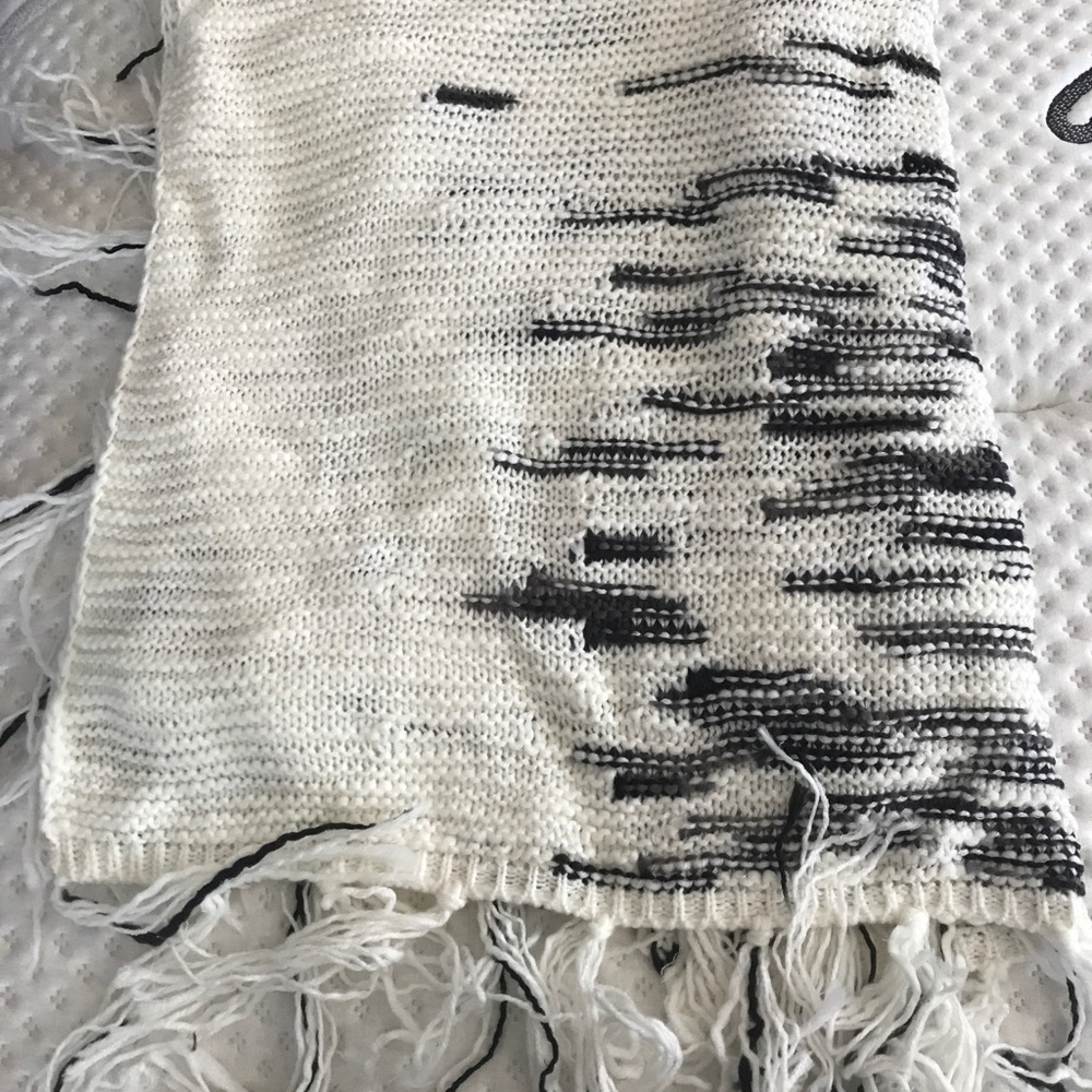 LulaRoe Mimi Blanket Scarf