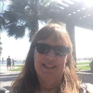 Meet your Posher, Deb