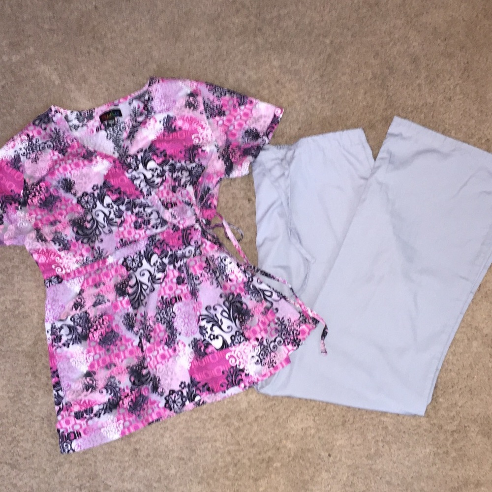 💕SOLD💕 LADIES SCRUB SET-HEALTHCARE WORKER