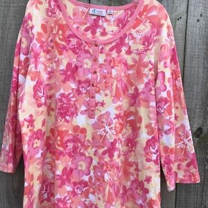 Pretty flowered top