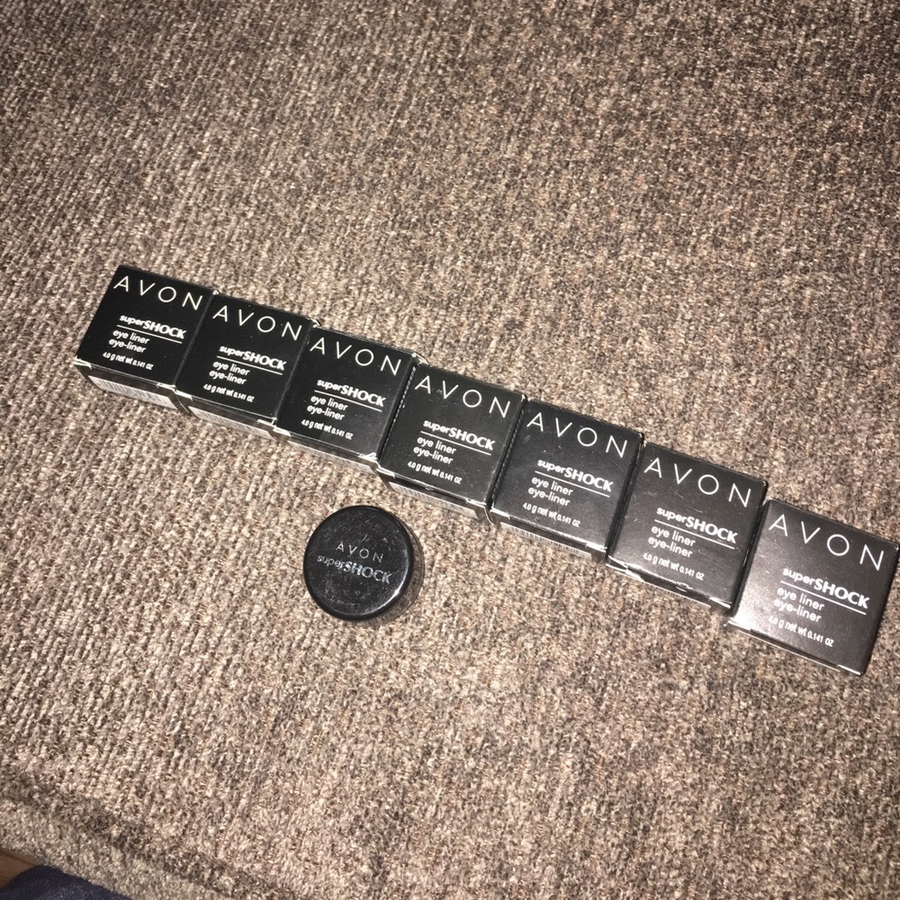 8 velvet plum eye liners from Avon