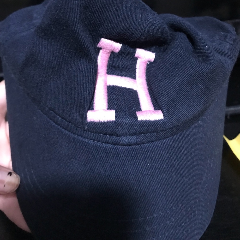 Tommy Hilfiger hat