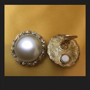 Vintage Clip On Earrings