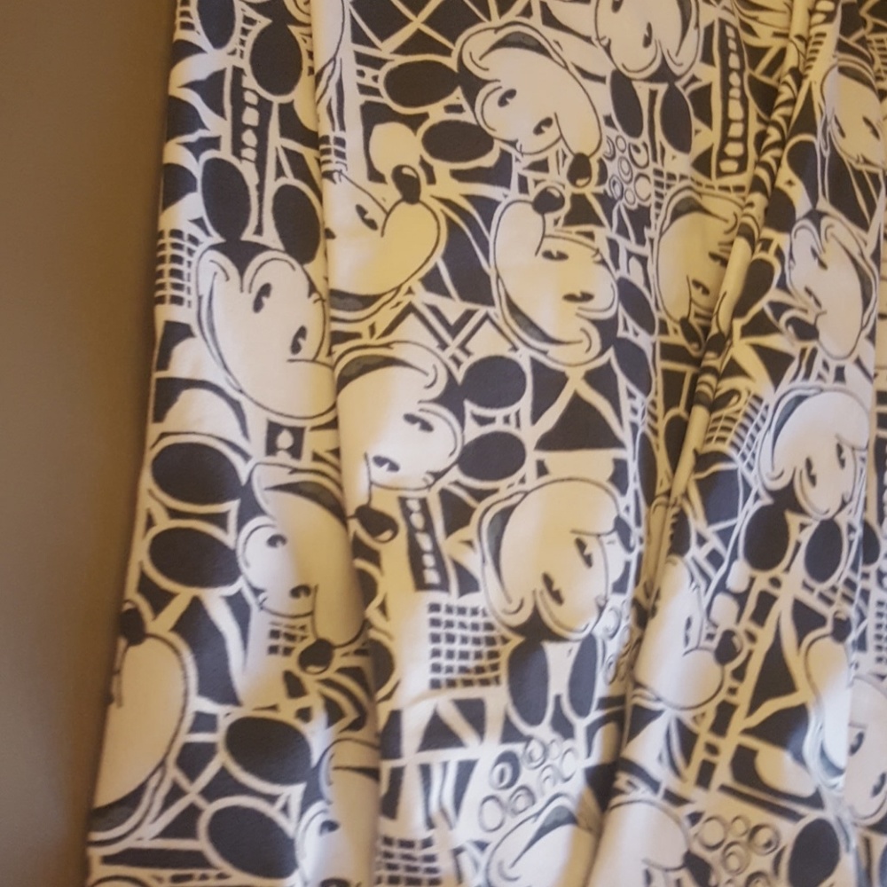 Lularoe tc Mickey vintage leggings