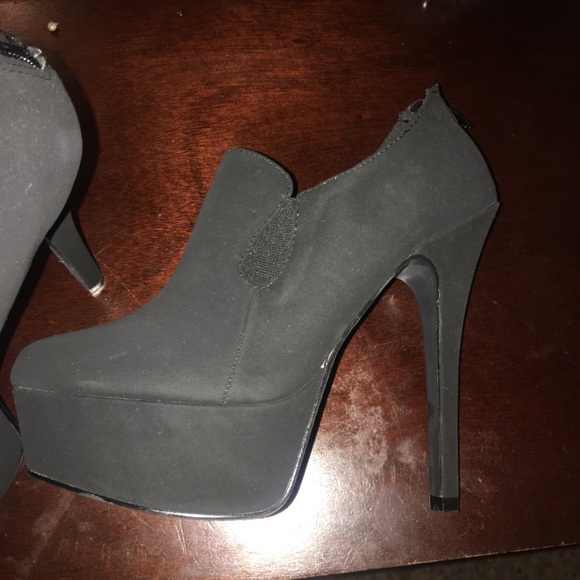 Black booties - Picture 3 of 3