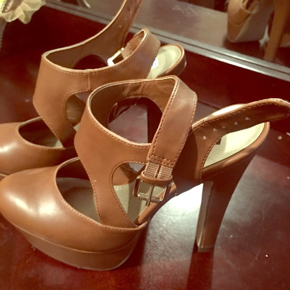 Guess shoes - Picture 1 of 3