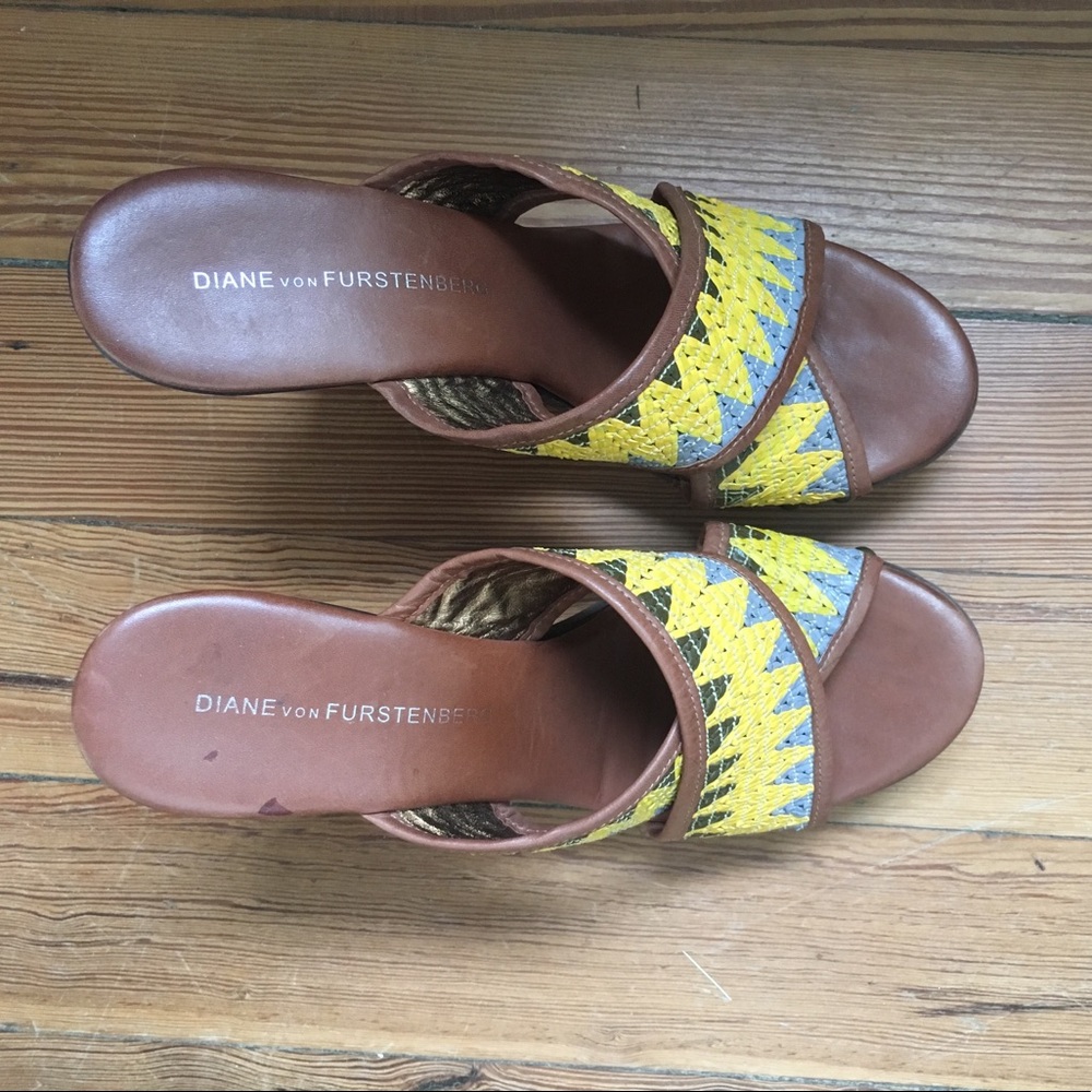Wood wedges with yellow straps