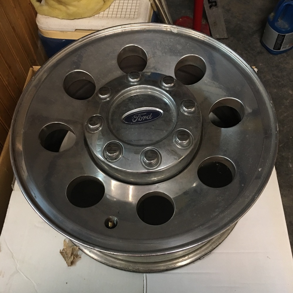 8 Lug Rims - Picture 4 of 5