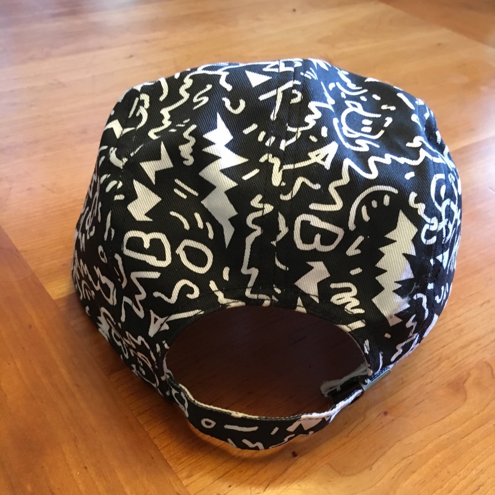 B&W doodle 5 Panel Strapback