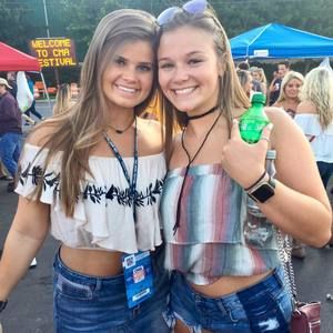 Meet your Posher, Whitney