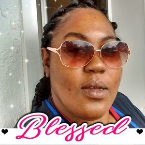 Meet your Posher, Debra