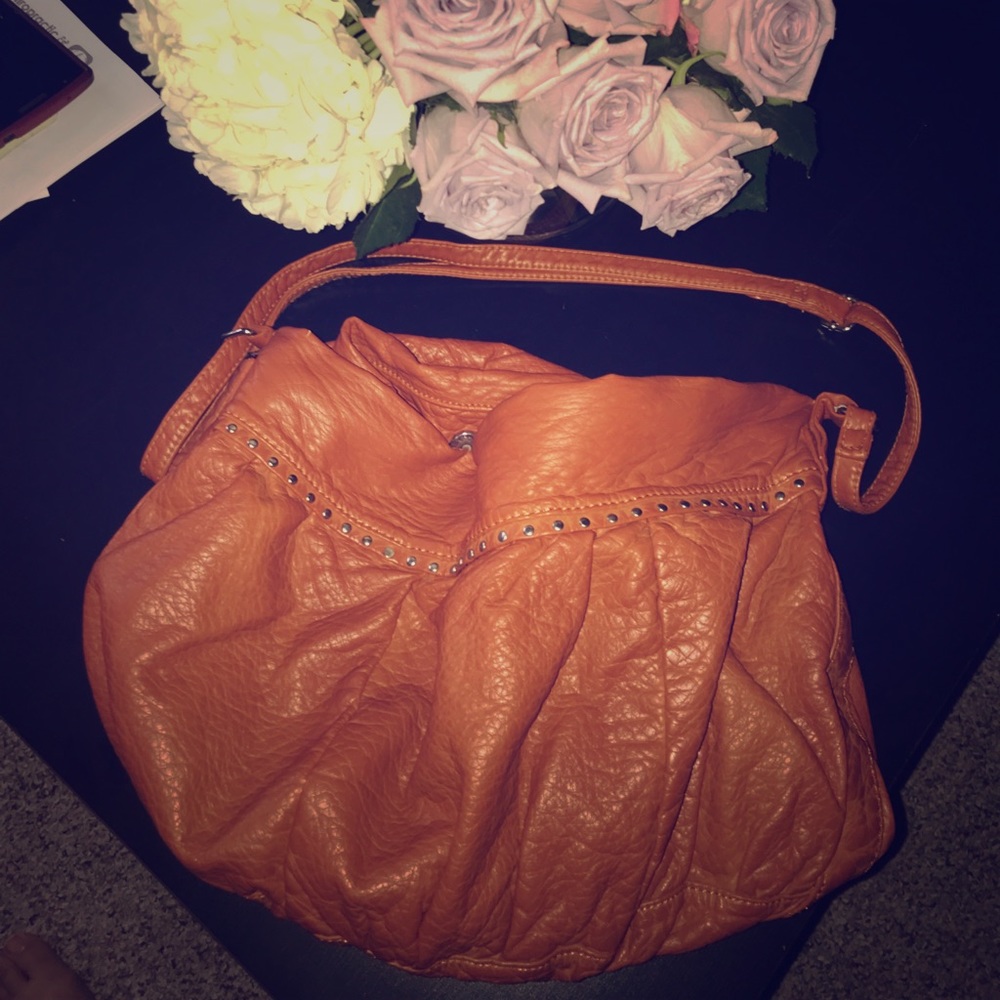 urban outfitter etote shoulder bag