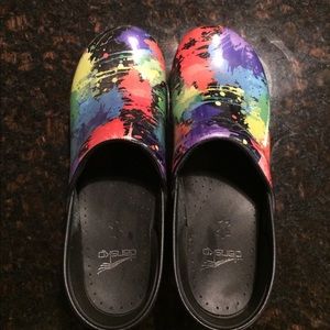 Dansko Paint Splatter clogs size 40