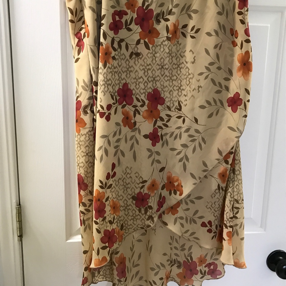 Beige skirt with flowers
