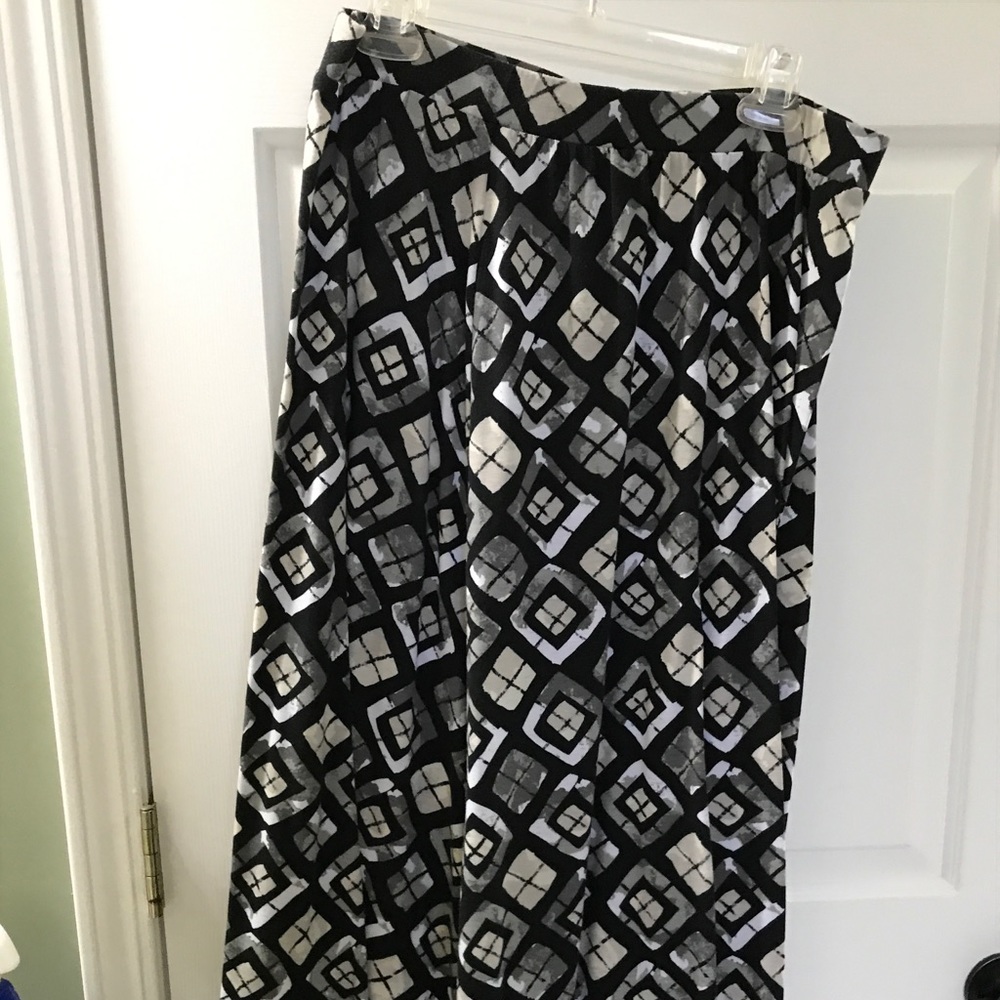 Patterned skirt