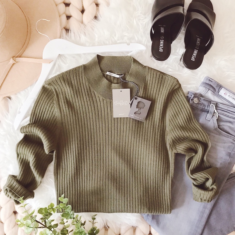 ᴀʟᴇxᴀ ᴄʜᴜɴɢ ғᴏʀ ᴀɢ “ᴇɴɢʟᴀɴᴅ” sᴡᴇᴀᴛᴇʀ