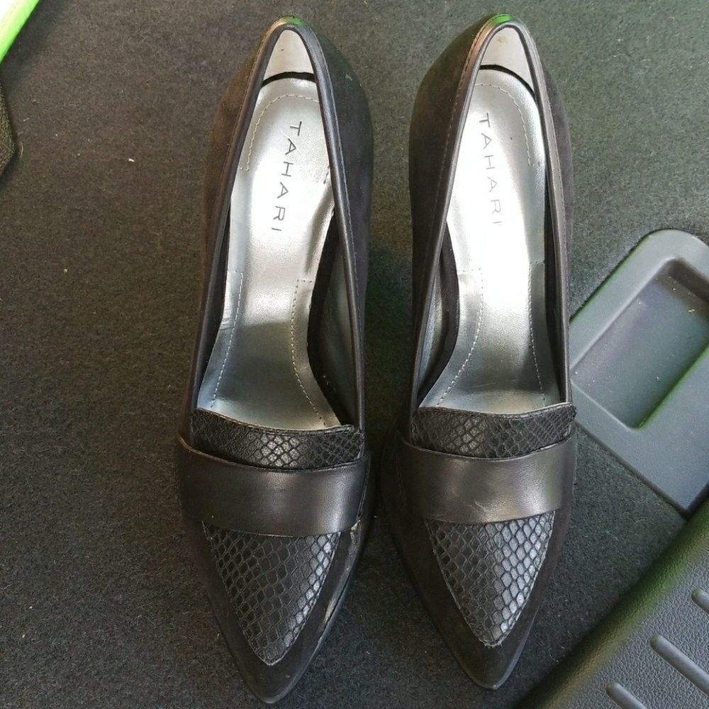 Tahari pumps