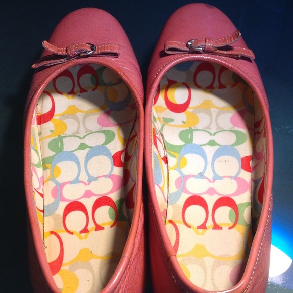 Pink patent leather Coach Flats - Picture 2 of 3