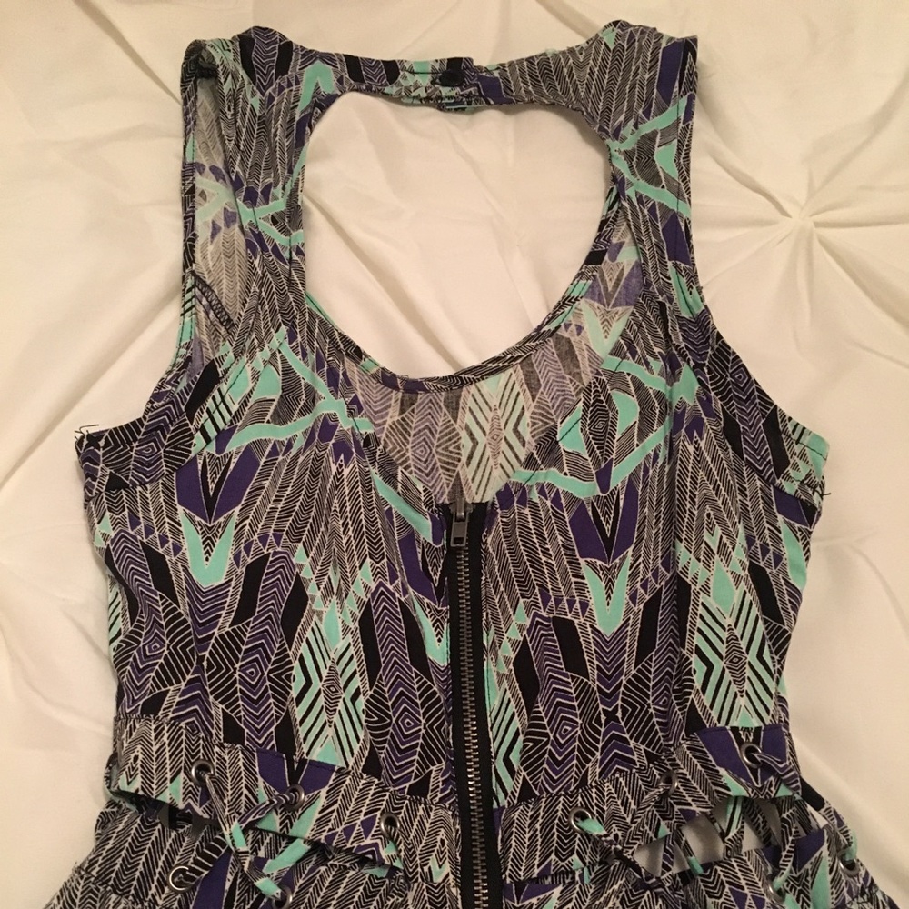 **SOLD!**MATERIAL GIRL MACYS CUT OUT DRESS SIZE XS - Picture 4 of 5